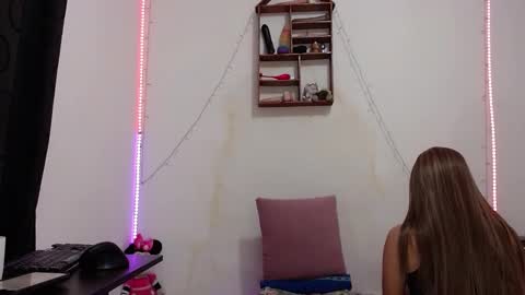 L A U R A online show from February 18, 2025, 3:10 am