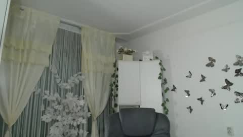 Ghertrudequeen online show from April 7, 2026, 4:24 am