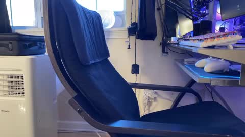 big boy ghost face online show from November 23, 2025, 3:23 pm