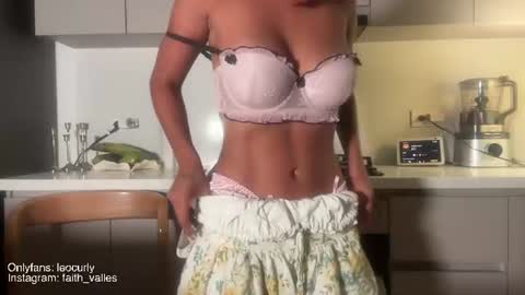 Snapshot of gia_curly chatting on July 7, 2026, 12:46 am Leo online show from July 7, 2026, 12:46 am