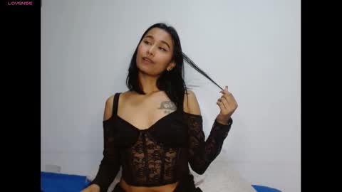Gia Lee online show from November 22, 2025, 4:33 am