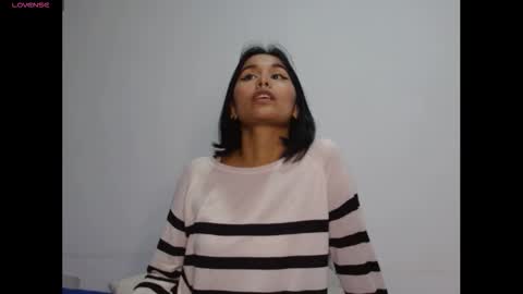 Gia Lee online show from November 29, 2025, 2:58 am