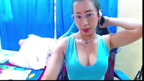 Snapshot of gia_leinn chatting on July 10, 2026, 4:20 pm Gia online show from July 10, 2026, 4:20 pm