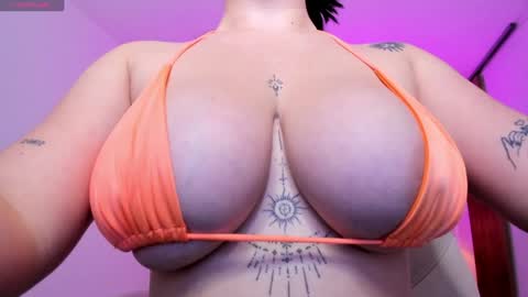 Snapshot of gia_lowry chatting on January 14, 2025, 5:56 pm Gia lowry online show from January 14, 2025, 5:56 pm