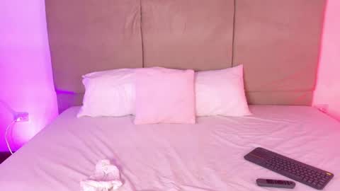 G I A  online show from May 12, 2026, 4:59 pm