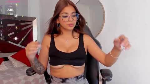 Gia  online show from March 10, 2025, 5:50 pm