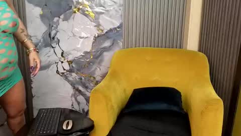 Snapshot of gianellacox chatting on March 6, 2026, 10:01 am online show from March 6, 2026, 10:01 am