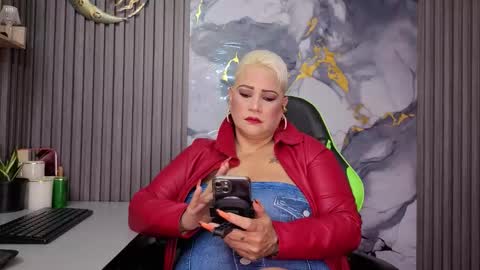 Snapshot of gianellacox chatting on March 28, 2026, 10:15 am online show from March 28, 2026, 10:15 am