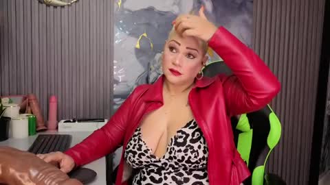 Snapshot of gianellacox chatting on March 31, 2026, 11:21 am online show from March 31, 2026, 11:21 am