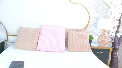 Snapshot of gianinalewis chatting on February 10, 2026, 9:19 pm Gianina online show from February 10, 2026, 9:19 pm