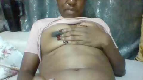 Snapshot of gianna98 chatting on November 14, 2025, 9:08 am gianna98 online show from November 14, 2025, 9:08 am