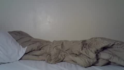 Giannah online show from November 24, 2025, 3:39 am