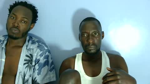 giant_couple online show from June 25, 2026, 4:34 am