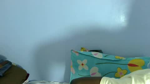 giant_couple online show from July 1, 2026, 10:17 am