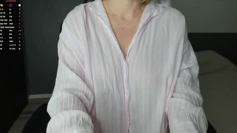 gigihadd online show from September 21, 2025, 3:13 pm