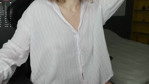 gigihadd online show from December 14, 2025, 6:45 pm