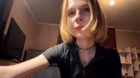 Molly online show from October 7, 2025, 7:11 pm