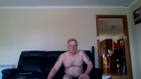 gimmmieoooo online show from May 31, 2026, 1:36 am