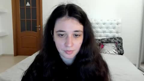 Kate online show from October 25, 2025, 9:06 am