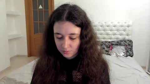 Kate online show from November 4, 2025, 8:35 am