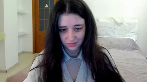 Kate online show from April 19, 2026, 8:57 am