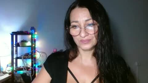 GinaONeon online show from November 14, 2025, 7:56 pm