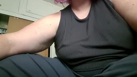 Gingerlybits online show from November 26, 2025, 4:08 pm