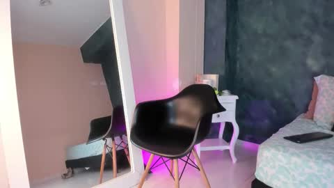 Ginger online show from November 19, 2025, 7:14 pm