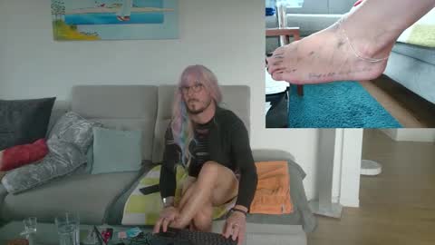 GingerPink online show from October 26, 2025, 10:54 am