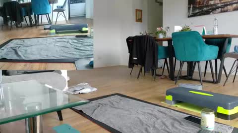 GingerPink online show from February 18, 2026, 1:07 pm