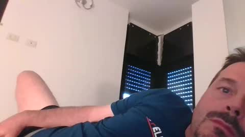 gio_021 online show from September 21, 2025, 3:57 pm