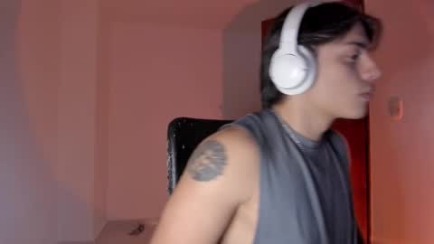 Snapshot of gio_russo chatting on November 6, 2025, 5:52 am GioRusso online show from November 6, 2025, 5:52 am