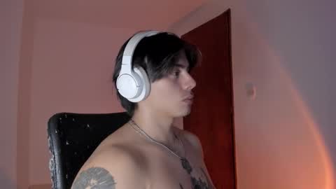 Snapshot of gio_russo chatting on November 18, 2025, 11:26 pm GioRusso online show from November 18, 2025, 11:26 pm