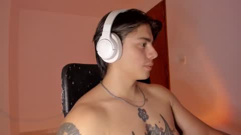 Snapshot of gio_russo chatting on December 19, 2025, 6:59 pm GioRusso online show from December 19, 2025, 6:59 pm