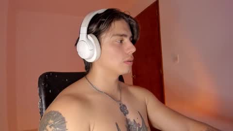 Snapshot of gio_russo chatting on December 20, 2025, 8:27 pm GioRusso online show from December 20, 2025, 8:27 pm