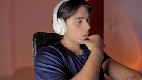 Snapshot of gio_russo chatting on December 22, 2025, 10:29 pm GioRusso online show from December 22, 2025, 10:29 pm