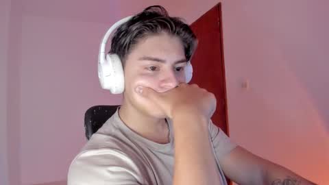 Snapshot of gio_russo chatting on January 17, 2026, 3:28 pm GioRusso online show from January 17, 2026, 3:28 pm