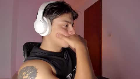 Snapshot of gio_russo chatting on February 5, 2026, 10:36 pm GioRusso online show from February 5, 2026, 10:36 pm