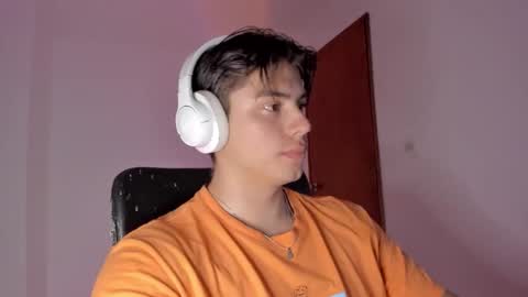 Snapshot of gio_russo chatting on February 13, 2026, 12:39 am GioRusso online show from February 13, 2026, 12:39 am