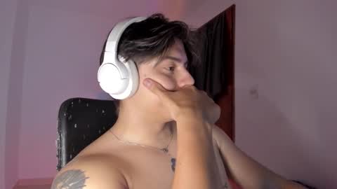 Snapshot of gio_russo chatting on February 18, 2026, 11:55 pm GioRusso online show from February 18, 2026, 11:55 pm