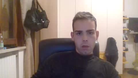 gionnylove online show from December 4, 2025, 5:43 pm