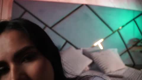 giorgia online show from December 3, 2025, 3:03 am