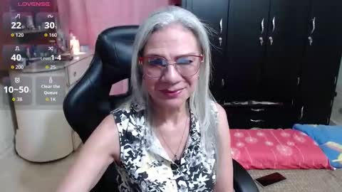 Snapshot of giorgia_xue53 chatting on October 19, 2025, 6:58 am Mary online show from October 19, 2025, 6:58 am