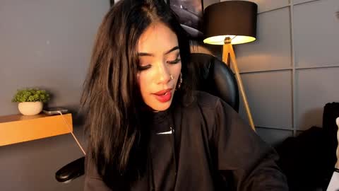 Snapshot of giovanna_oliveira chatting on January 13, 2025, 8:26 am Giovanna online show from January 13, 2025, 8:26 am