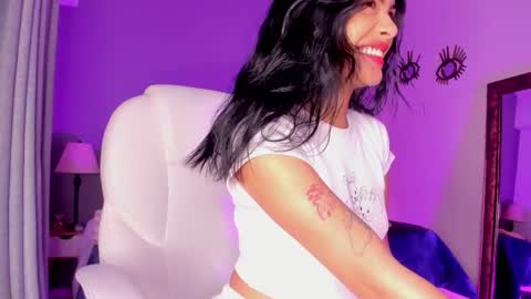 Giovanna  online show from November 28, 2025, 5:43 am