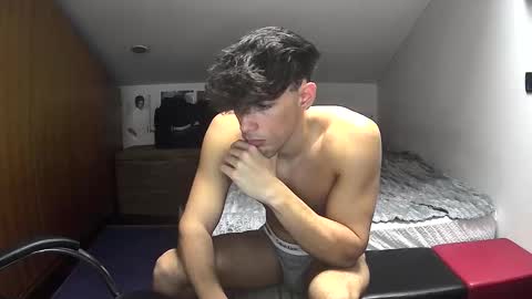 giovyyx online show from November 25, 2025, 1:55 pm