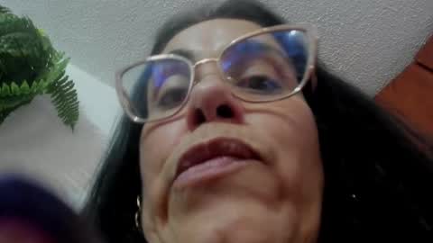 Girasol Walton online show from September 25, 2025, 5:05 pm