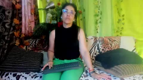 Snapshot of girasol_walton chatting on June 4, 2026, 3:40 pm Girasol Walton online show from June 4, 2026, 3:40 pm