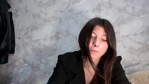 girl_cute007 online show from April 2, 2026, 9:40 am