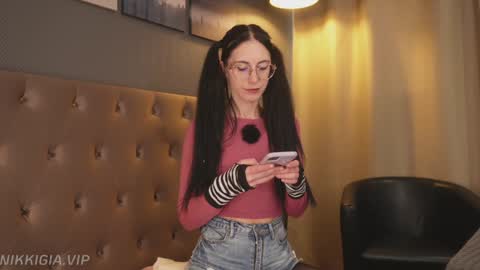 Nikki online show from November 21, 2025, 12:04 pm